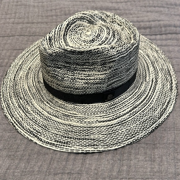 Brand new, never worn Charlie straw hat - Picture 2 of 10